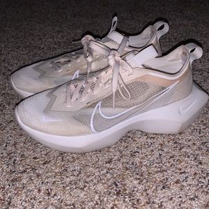 Pale Ivory / Light Cream Neutral Nike Vista Lite / Women’s Size 6